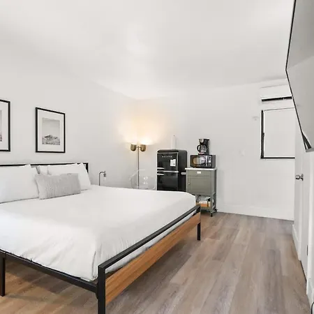 Hotel Chopin #102